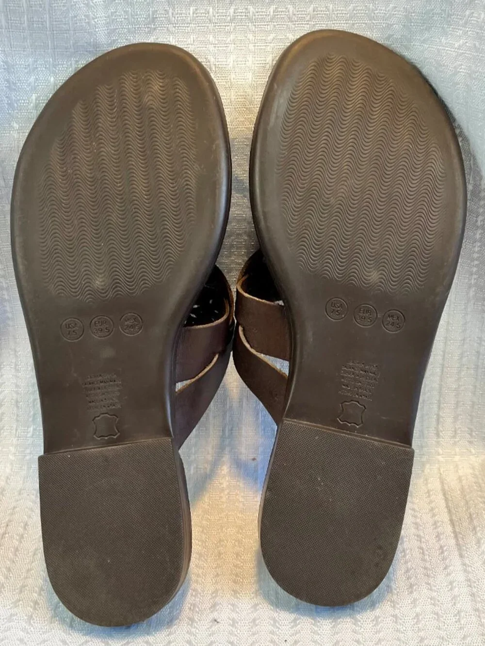 Faded Glory Flat Thong Sandals Dark Brown size 7.5